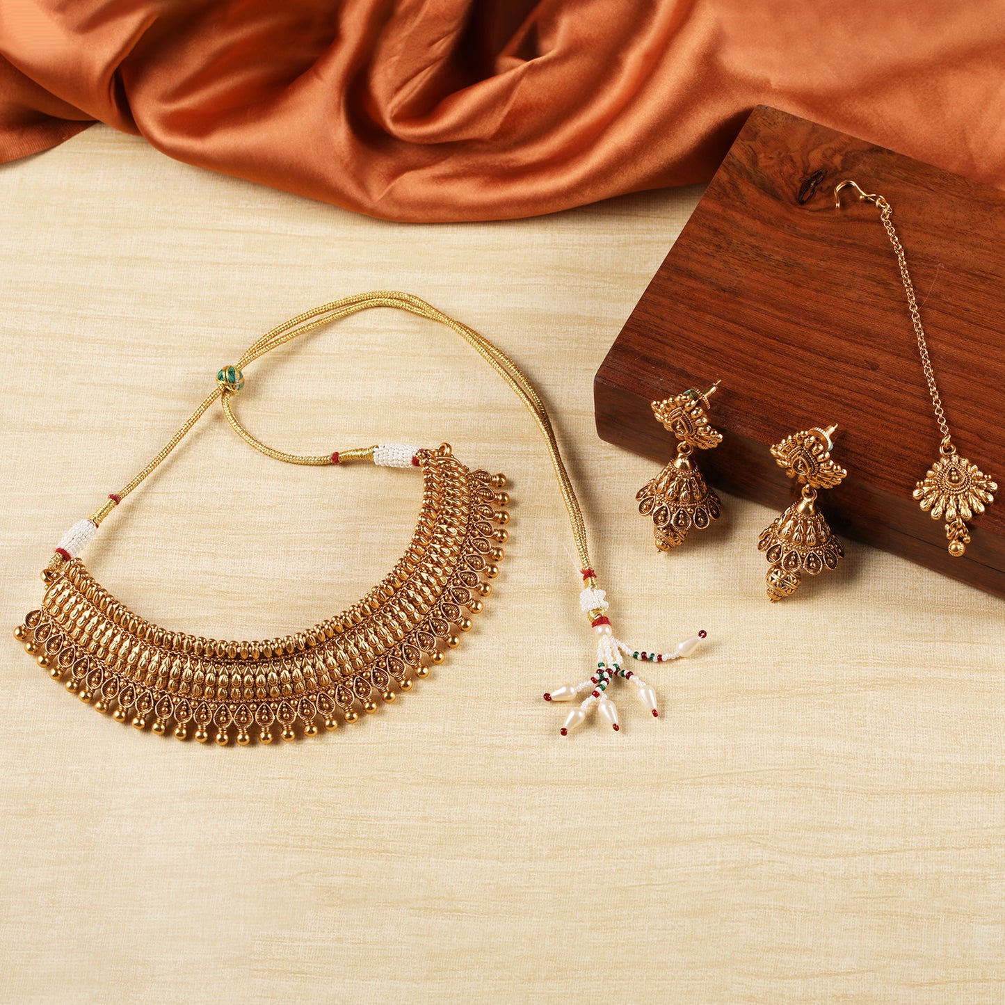 Traditional Indian Choker Necklace and Earrings Set