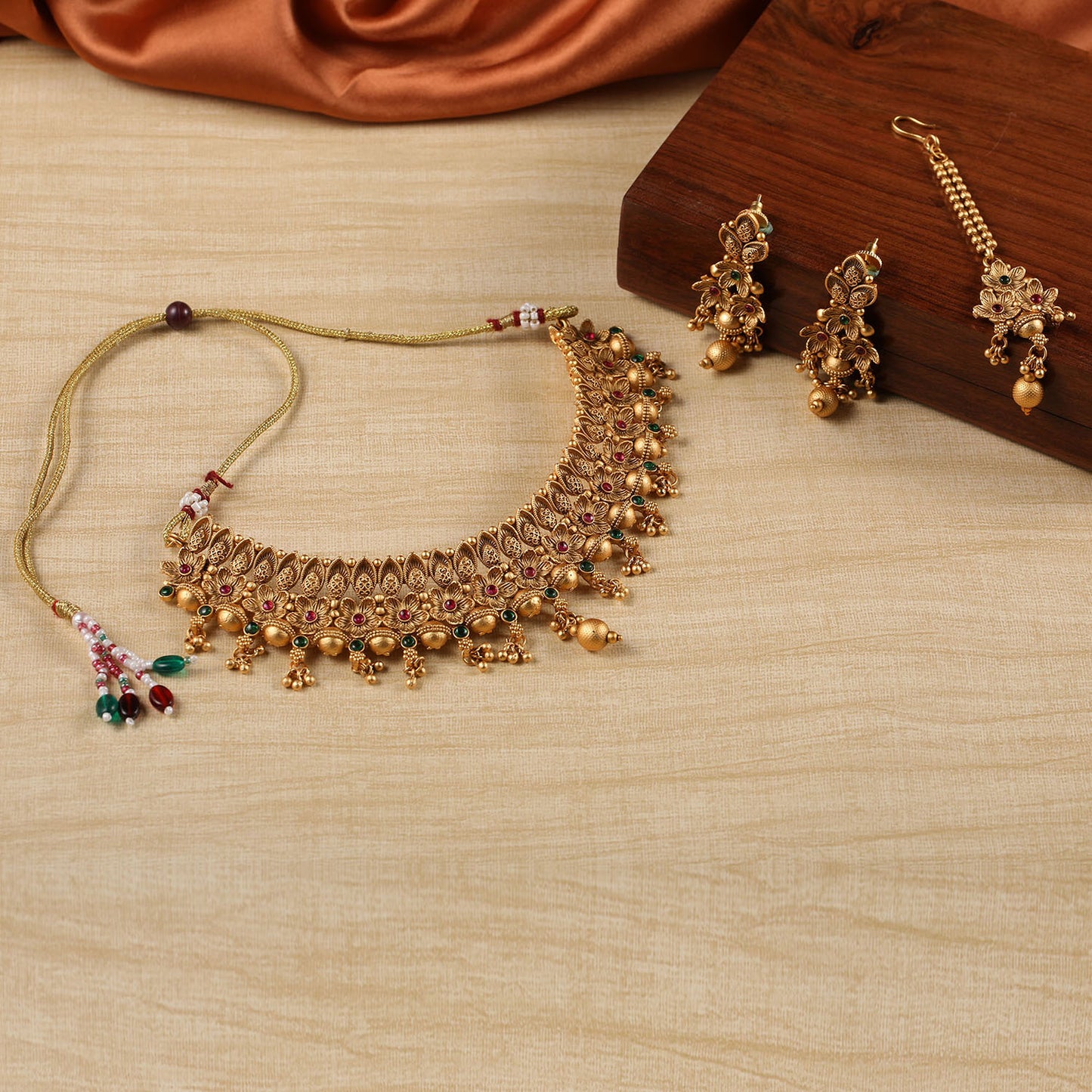 Traditional Indian Gold Necklace and Earrings Set