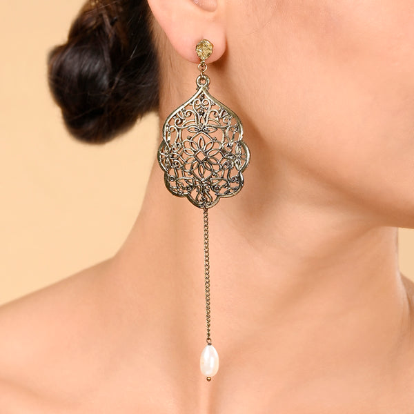 Vintage Seashell Chain Dangler Earrings