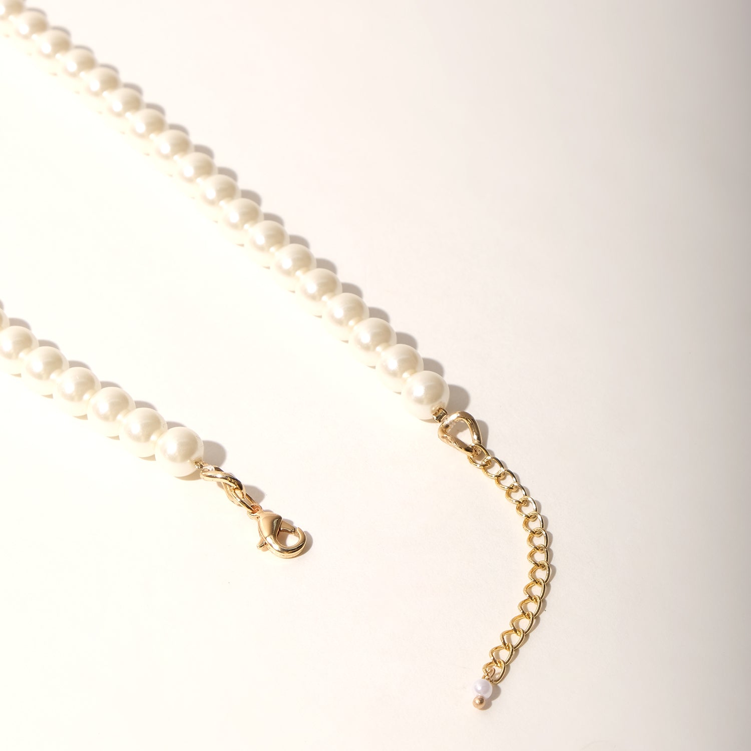 White Sea Shell Pearl Necklace