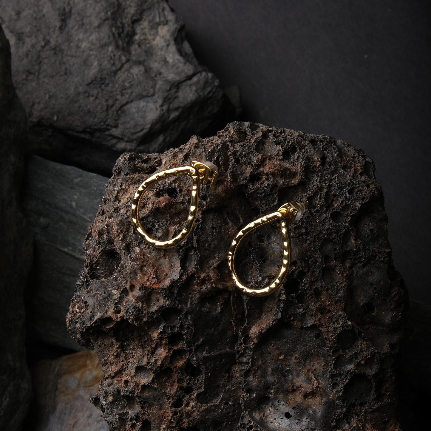 Dainty Gold Droplets Stud Earrings