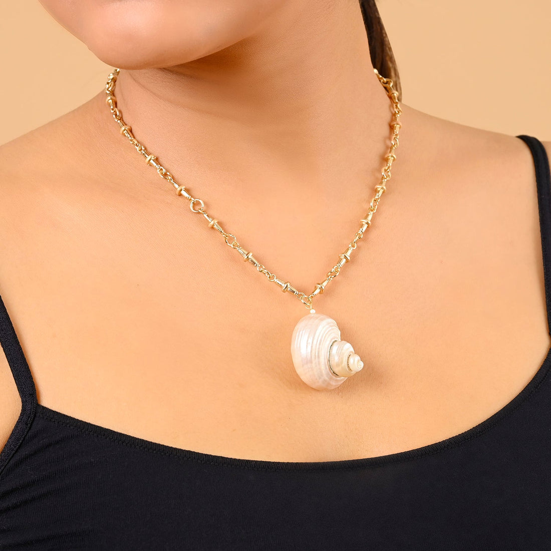 Natural Shell Pendant Necklace