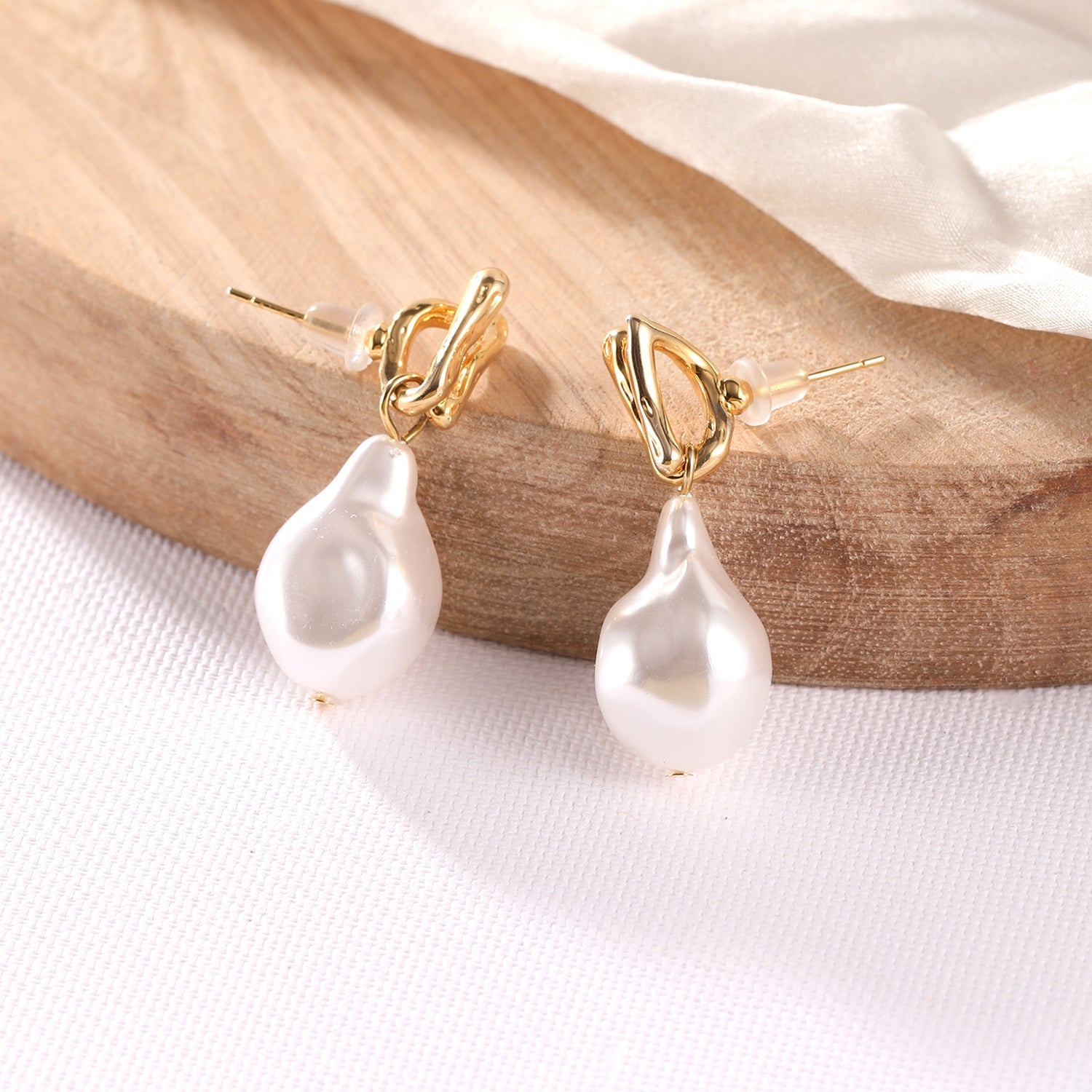 Pearl Drop Earring Dangler