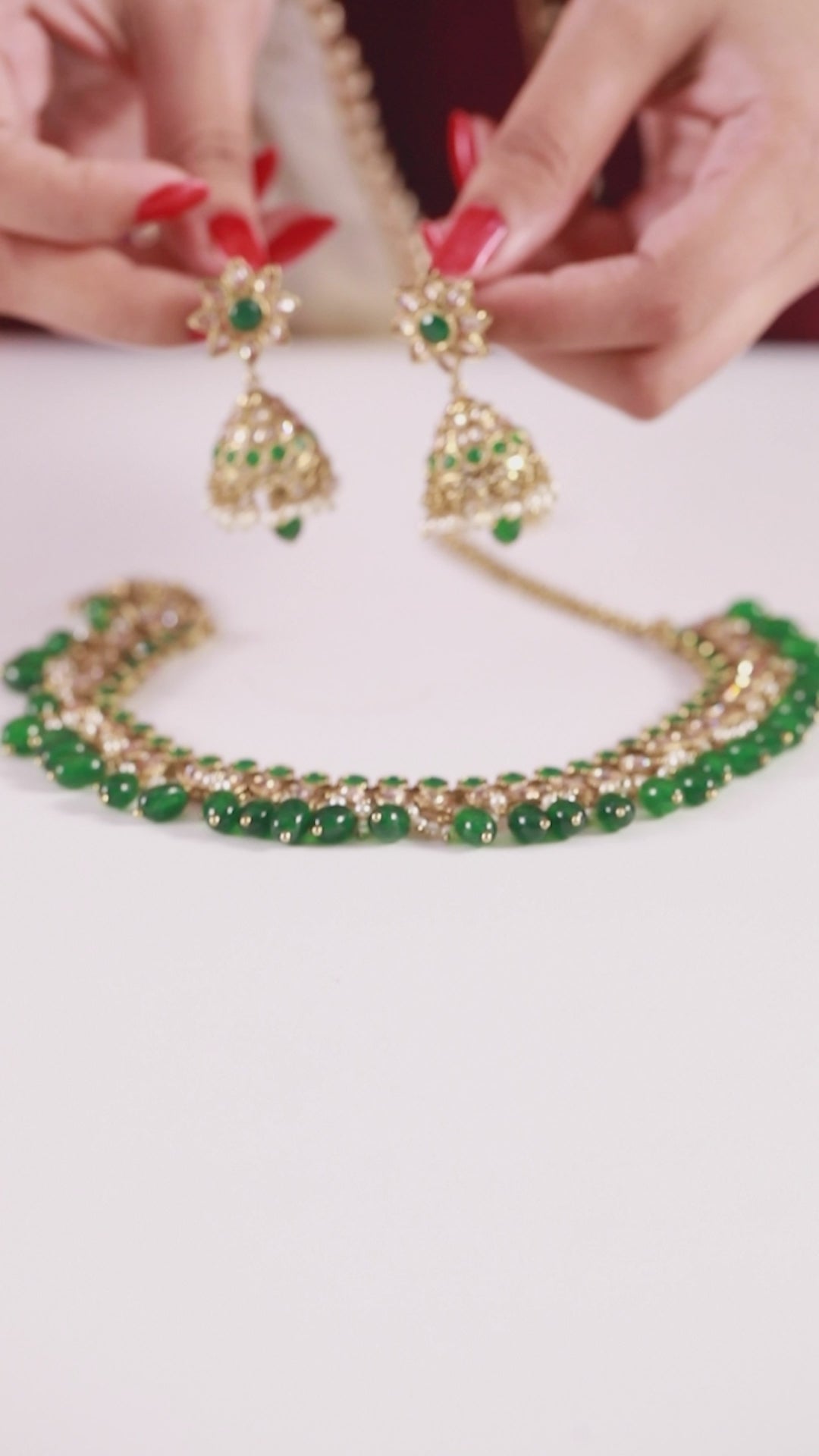 Emerald Green Antique Gold Finish Necklace and Earrings Set