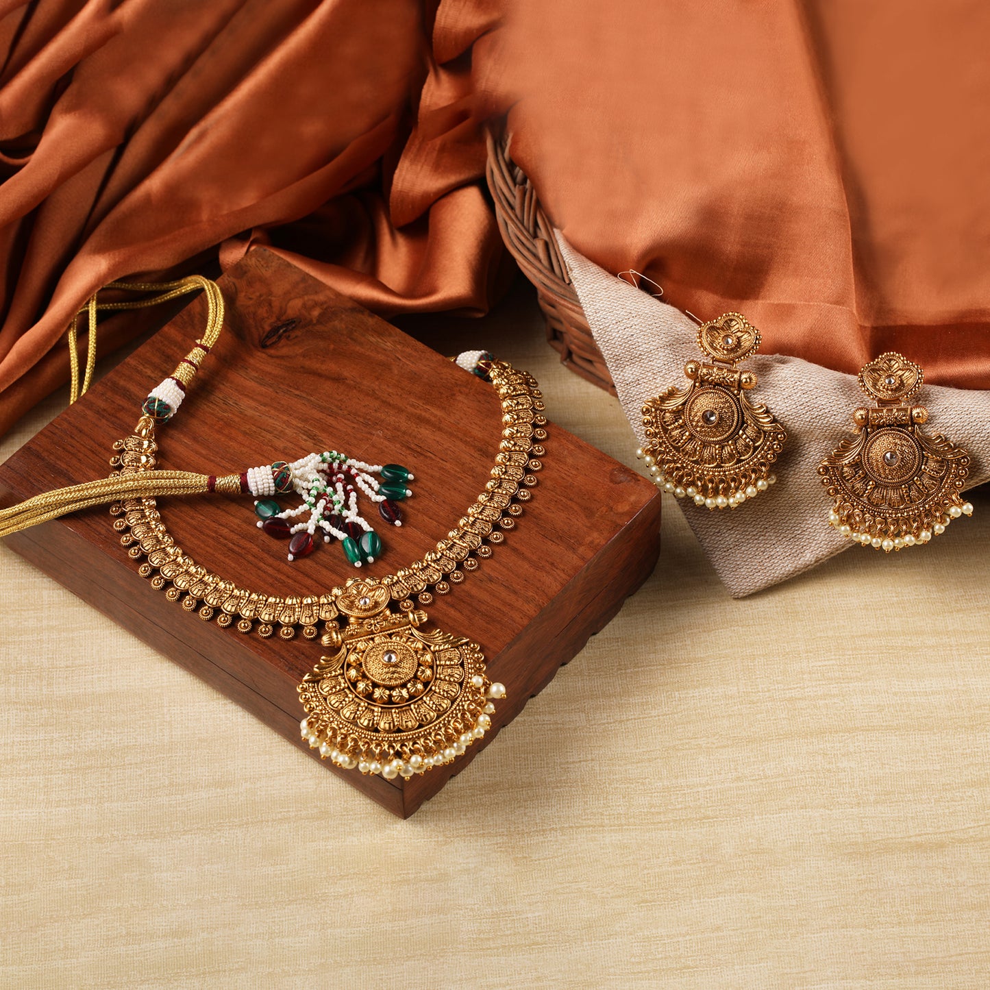 Vintage India Royal Statement Necklace with Earrings