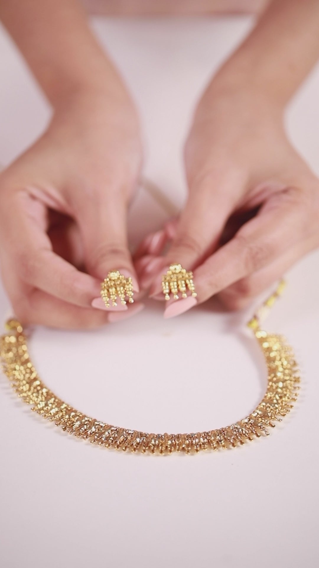 Vintage India Elegant Necklace Set with Earrings