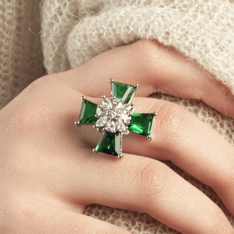 Statement Emerald Ring with Diamonds and Silver - Rhodium Plating (Adjustable)